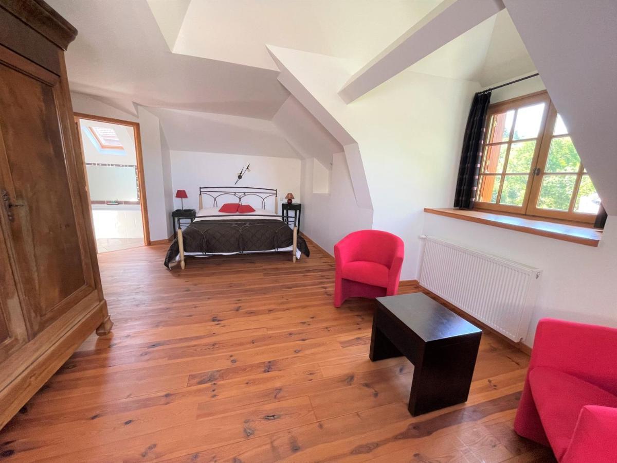 Domaine De Montvianeix Bed & Breakfast Saint-Victor-Montvianeix Exterior photo