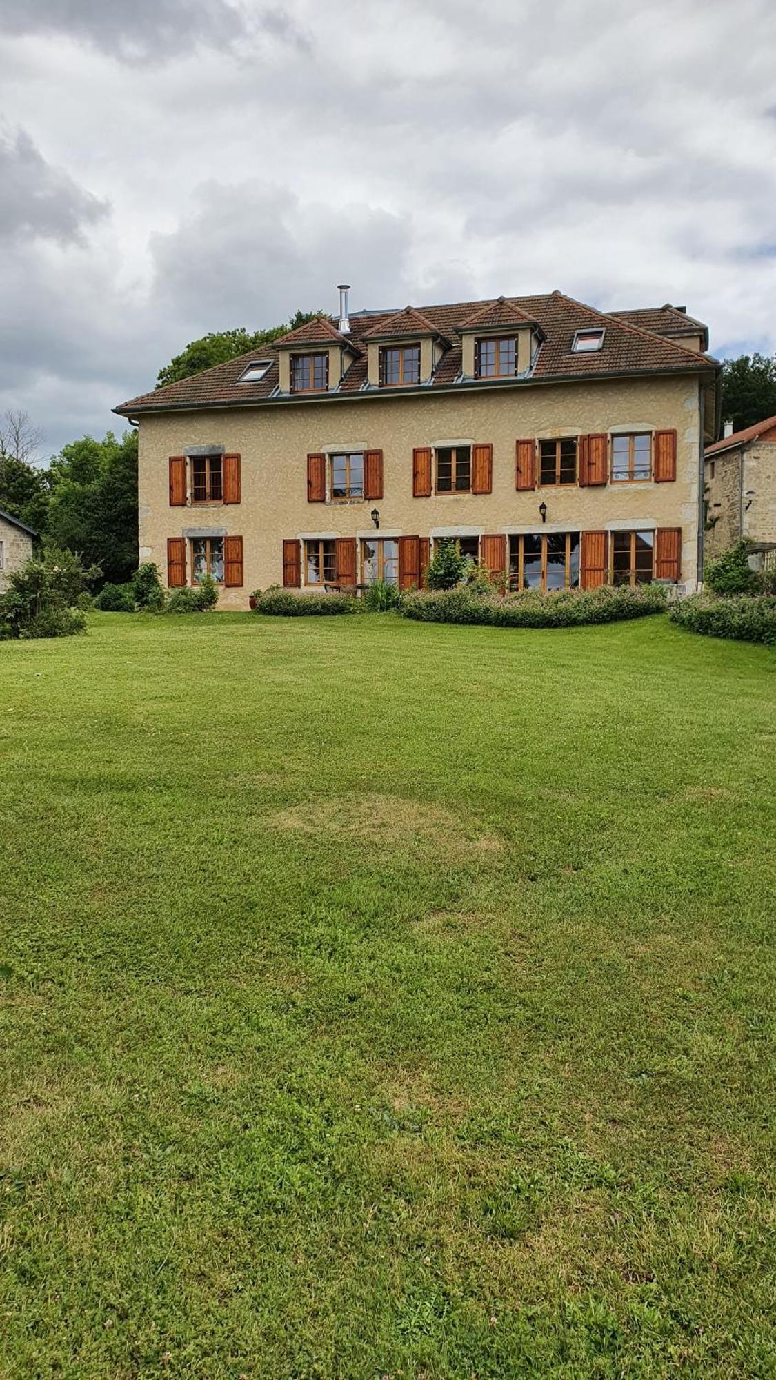 Domaine De Montvianeix Bed & Breakfast Saint-Victor-Montvianeix Exterior photo