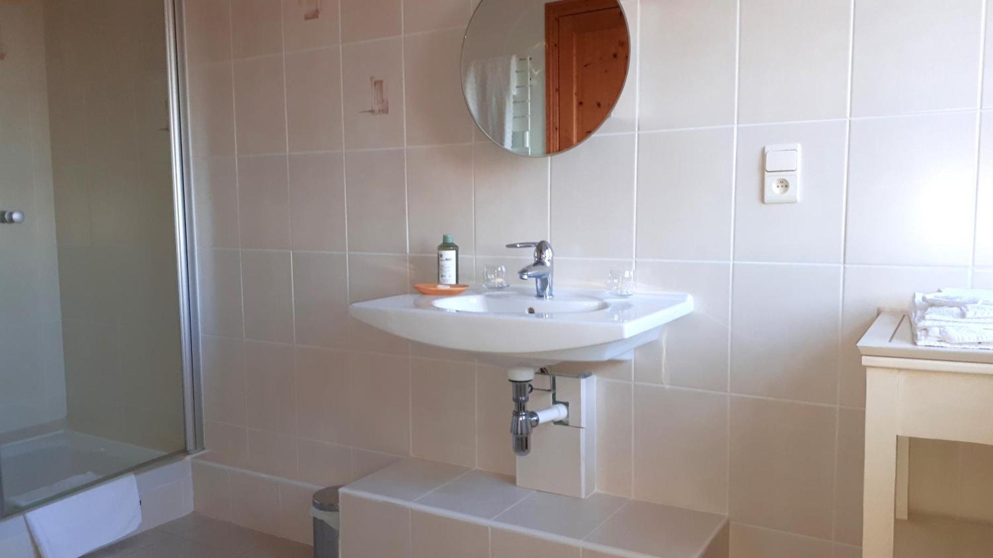 Domaine De Montvianeix Bed & Breakfast Saint-Victor-Montvianeix Room photo
